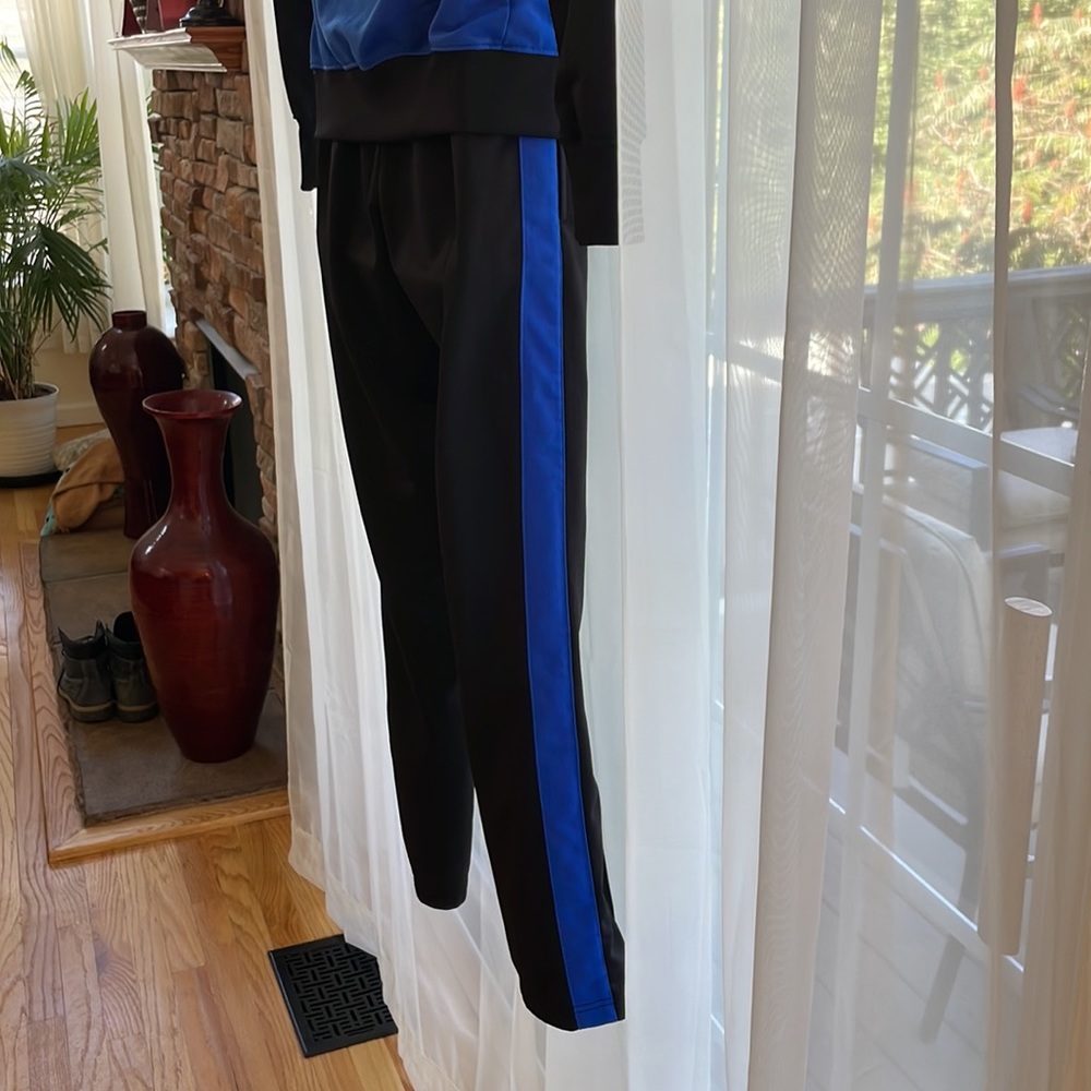 Track suit - Picture 7 of 11